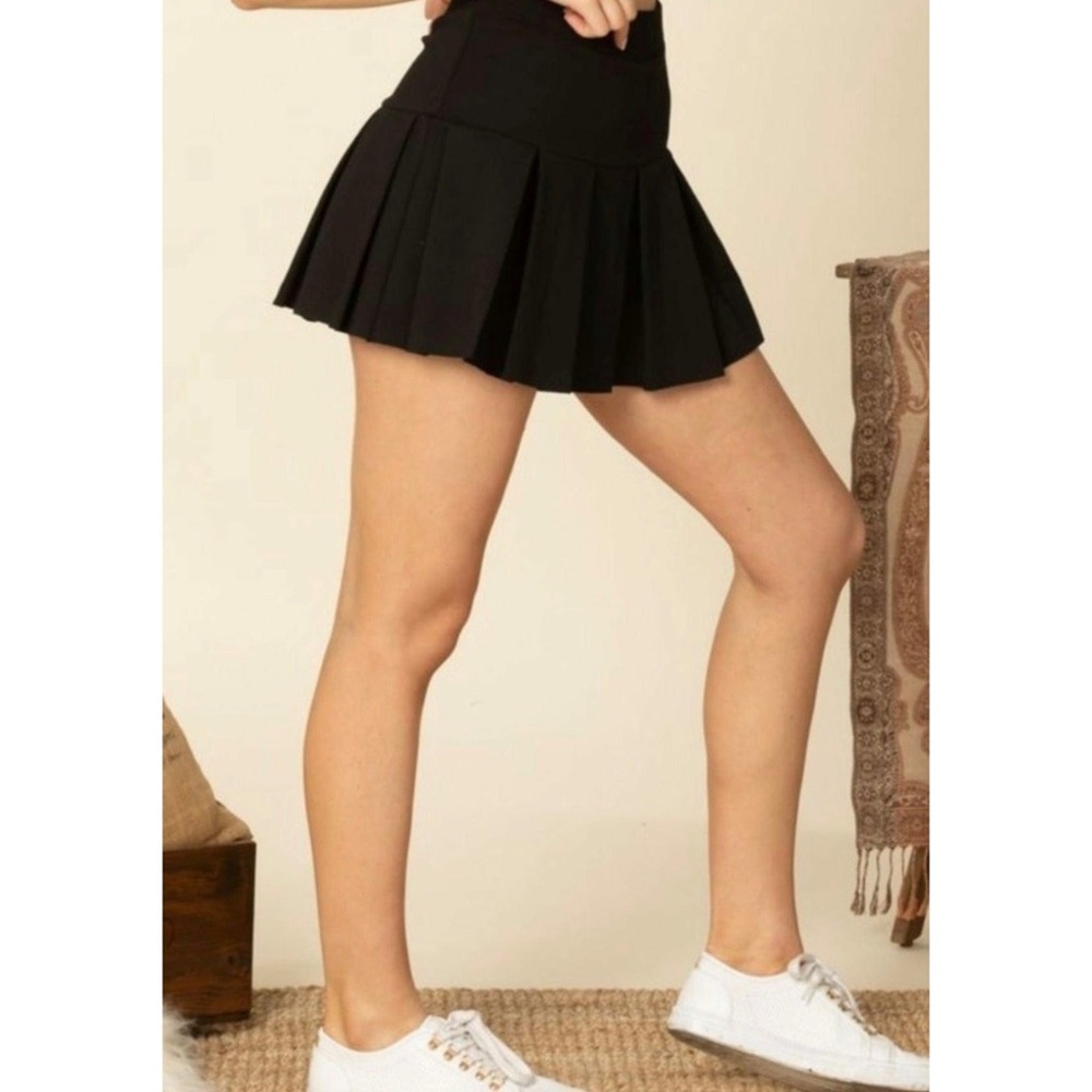 Black Pleated Mini Skirt - Picture 2 of 2